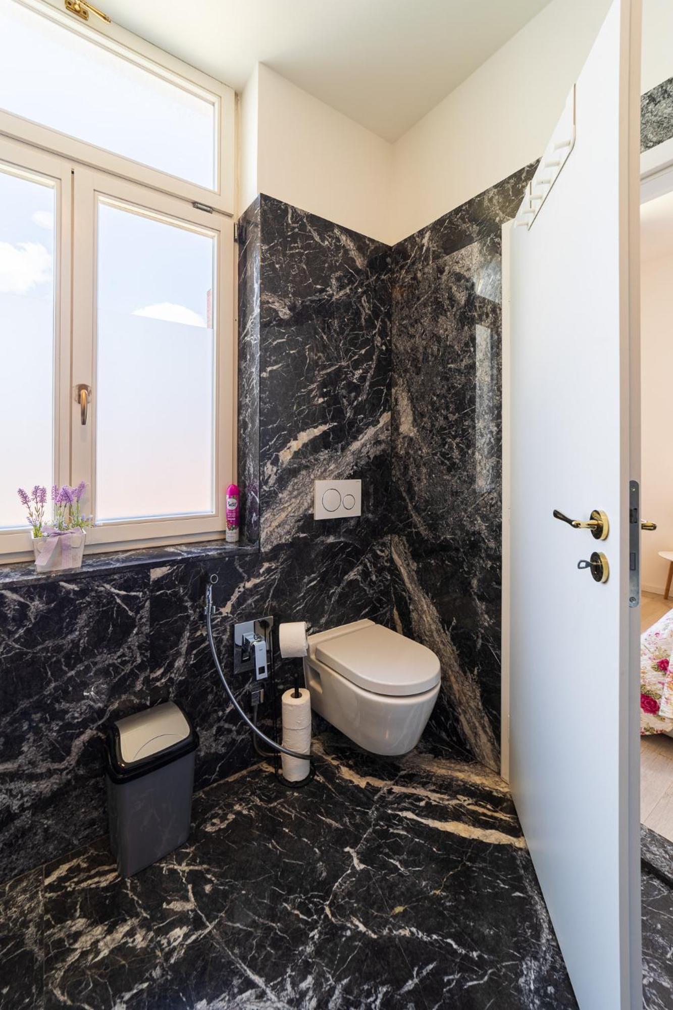 Classy Riverside In The Old Town Of Apartment *