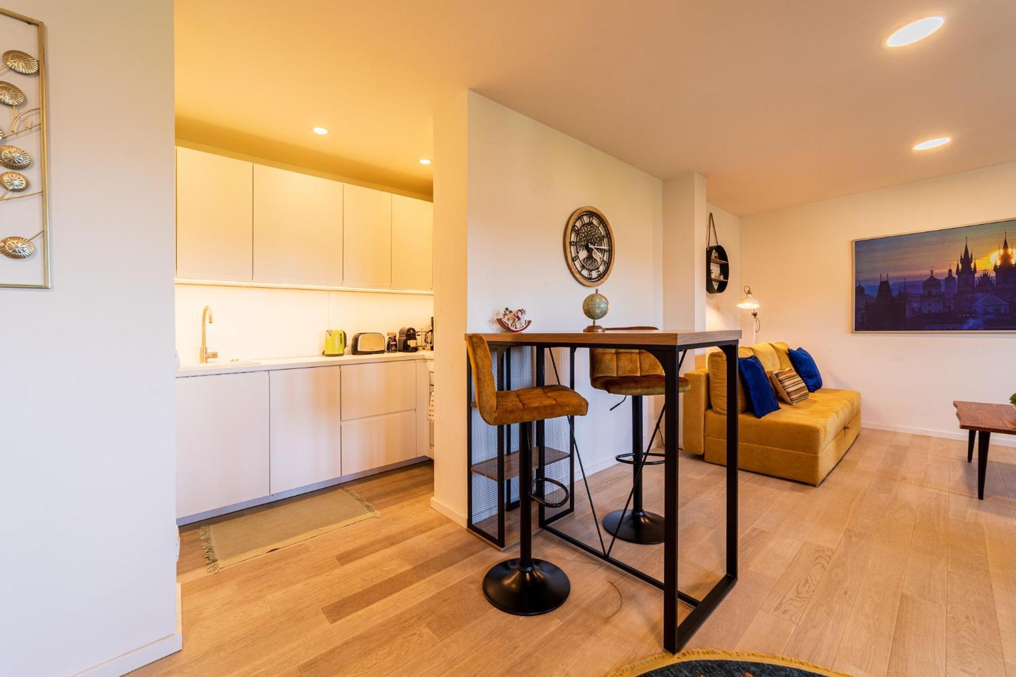 Apartment Classy Riverside In The Old Town Of
