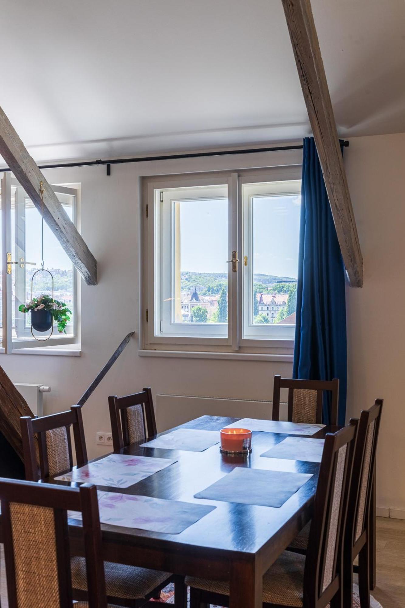 Classy Riverside In The Old Town Of Apartment *