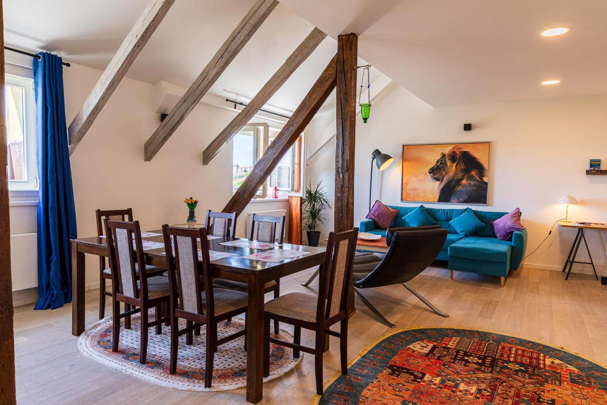 Classy Riverside In The Old Town Of Apartment *