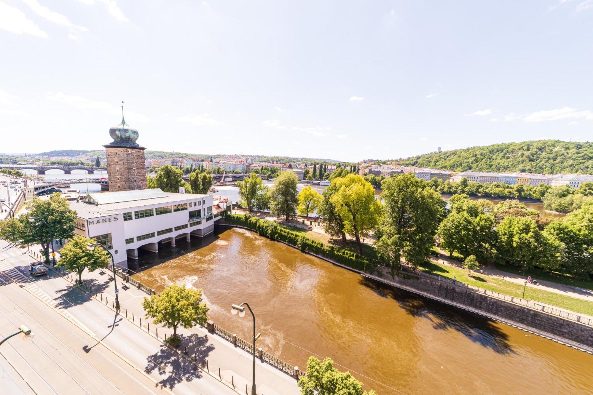 Classy Riverside In The Old Town Of Apartment Prague